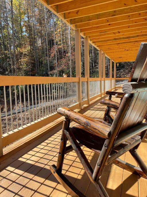 The Grand Tennessean Cabin- Four Bedroom Luxury Cabin In The Mountains بيدجن فورج المظهر الخارجي الصورة